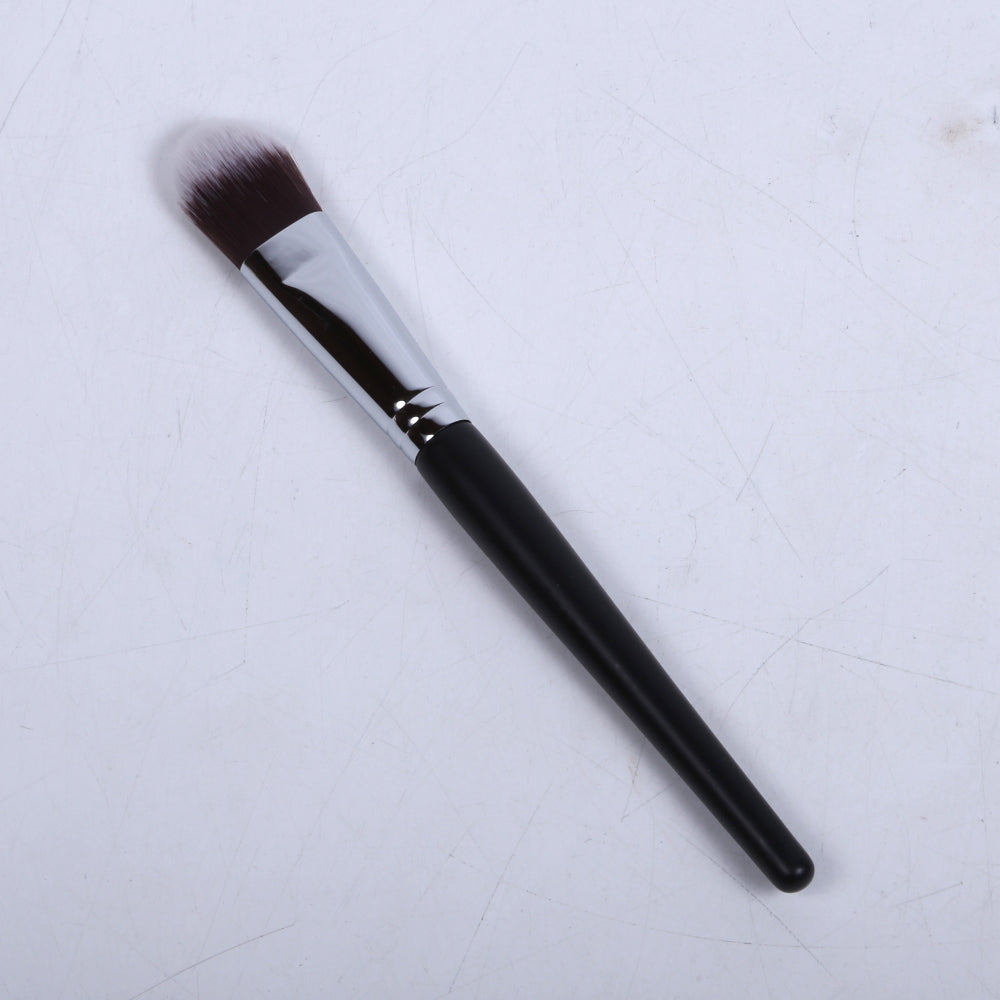 MORPHE OVAL FONDATION BRUSH (M707)
