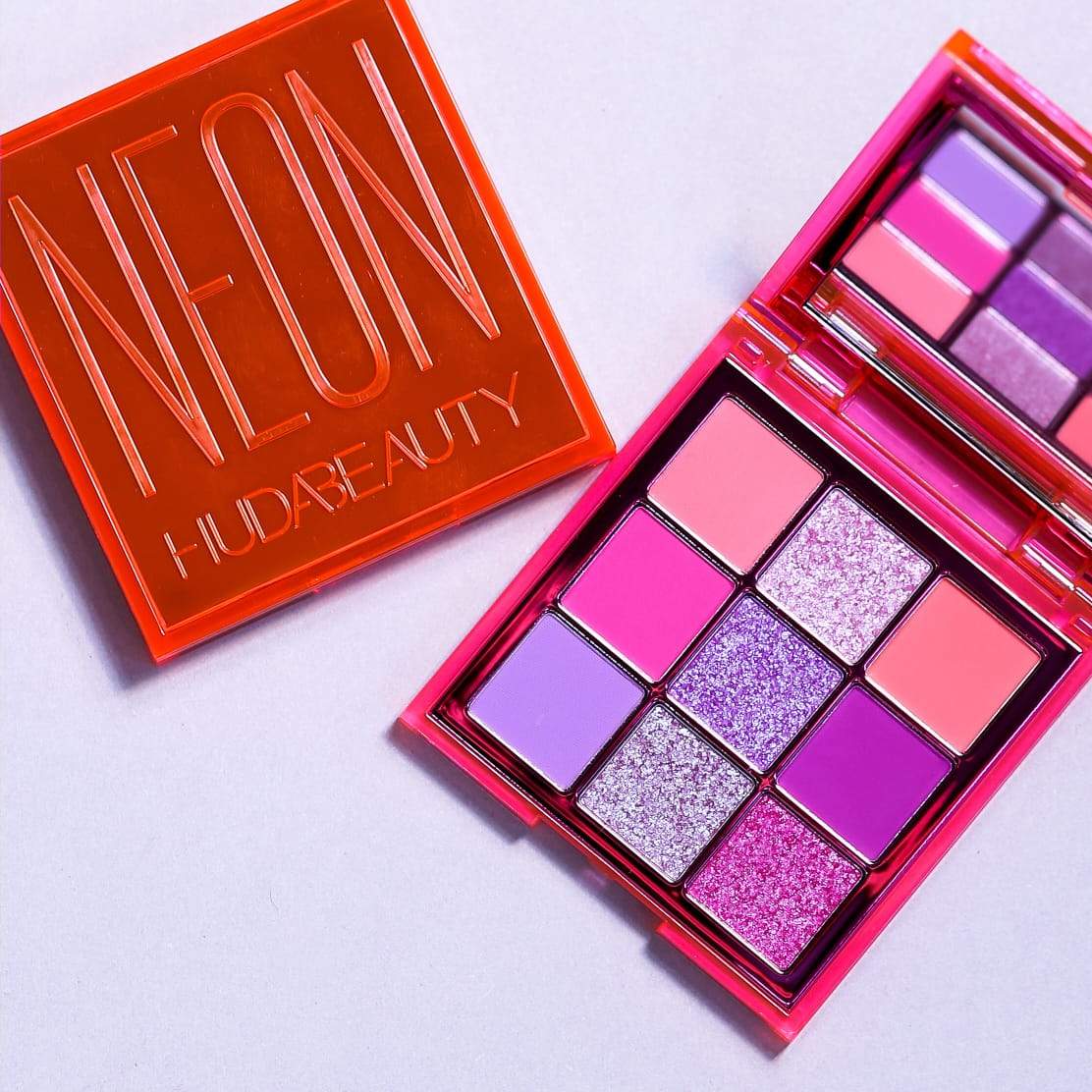 HUDA BEAUTY NEON EYESHADOW PINK
