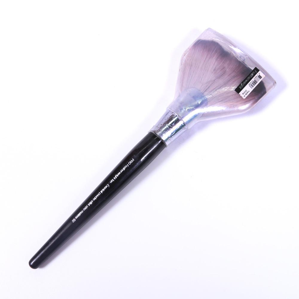 SEPHORA PRO FEATHER FAN BRUSH