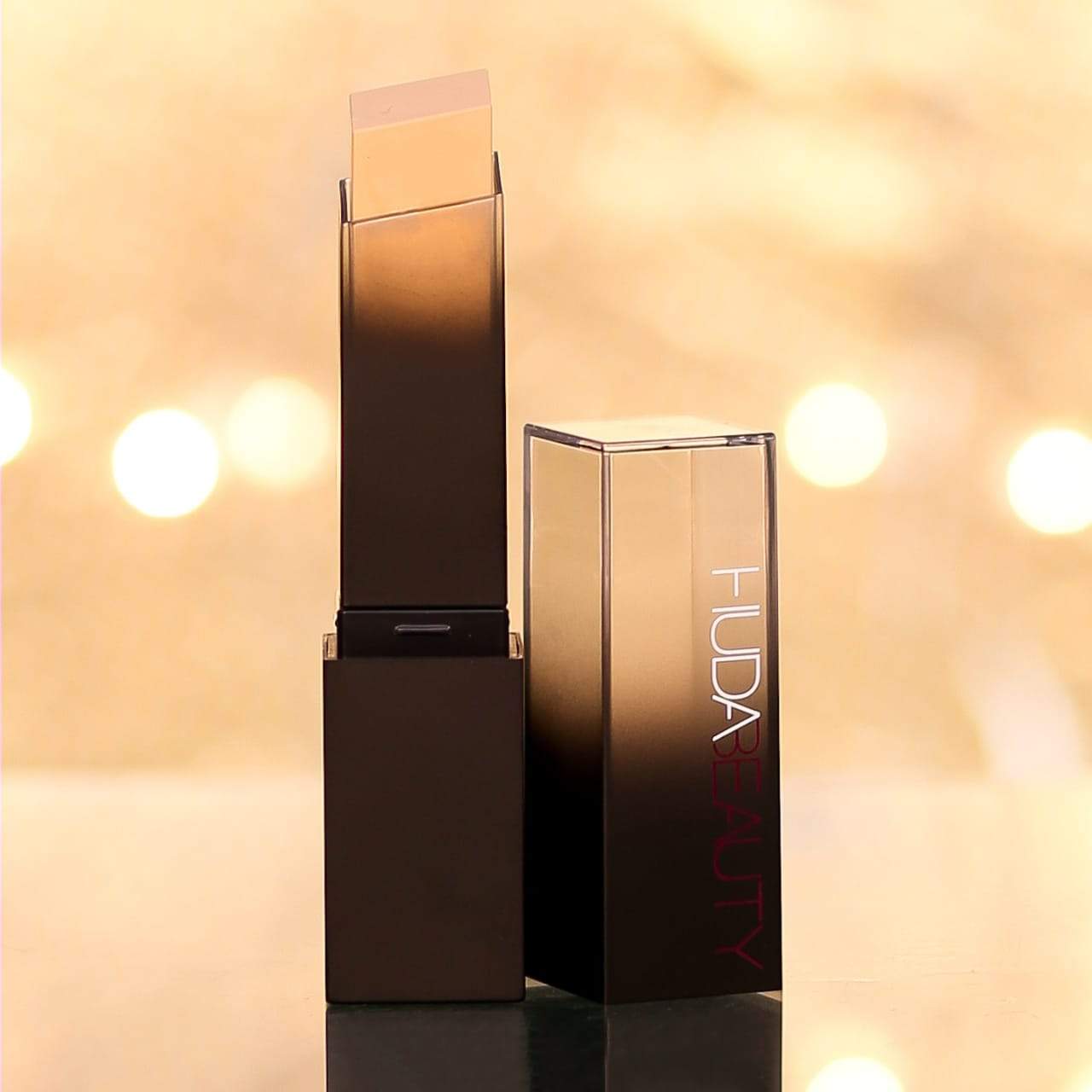 HUDA BEAUTY FAUXFILTER SKIN FINISH STICK CASHEW 140G