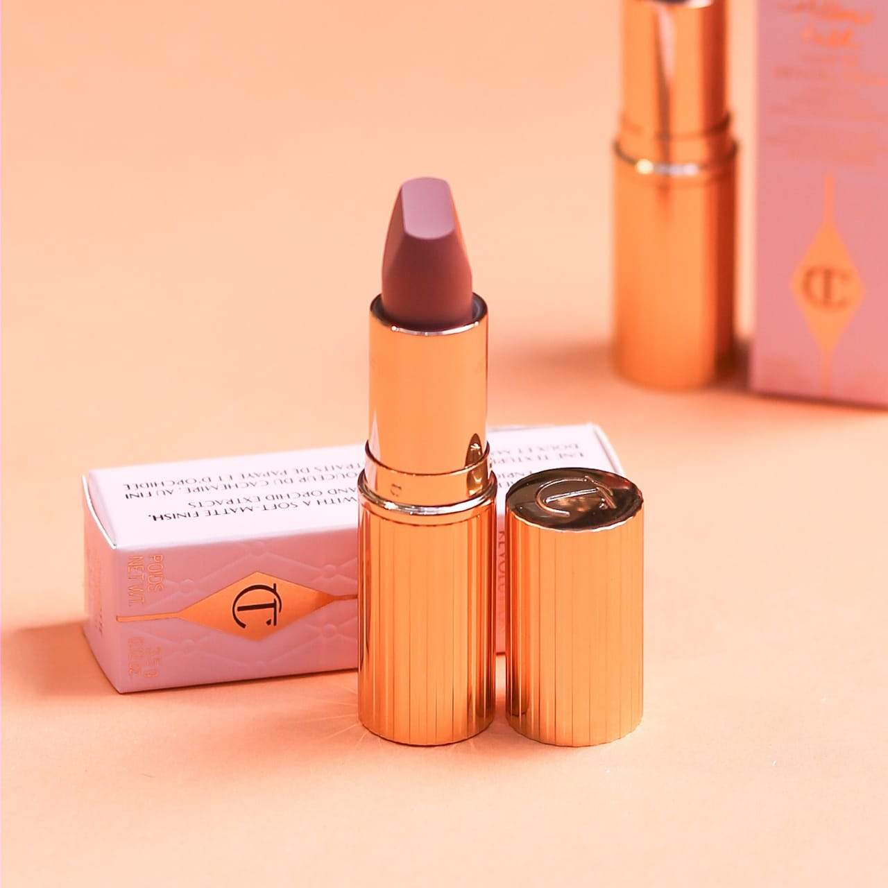 Charlotte Tilbury Matte Lipstick â€“ _x000B_Pillow Talk