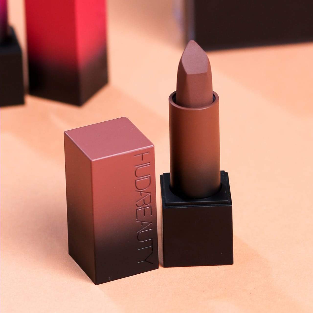 HUDA BEAUTY GAME NIGHT POWDER BULLET MATTE LIPSTICK 3 GM